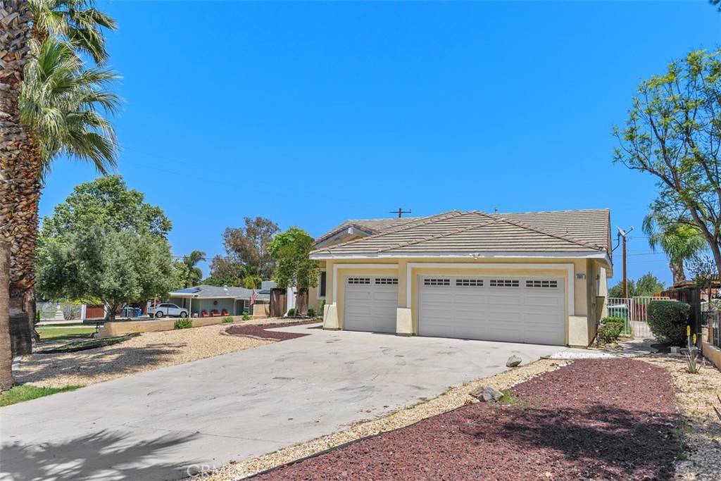 Corona, CA 92879,2001 Garretson AVE