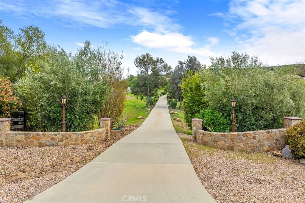 Murrieta, CA 92562,40042 Via Caballos