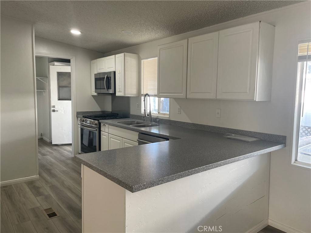 Hemet, CA 92543,1097 N State #556