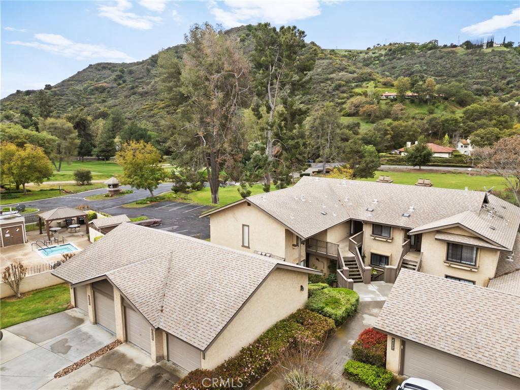 Fallbrook, CA 92028,4107 Cyprus Island CT