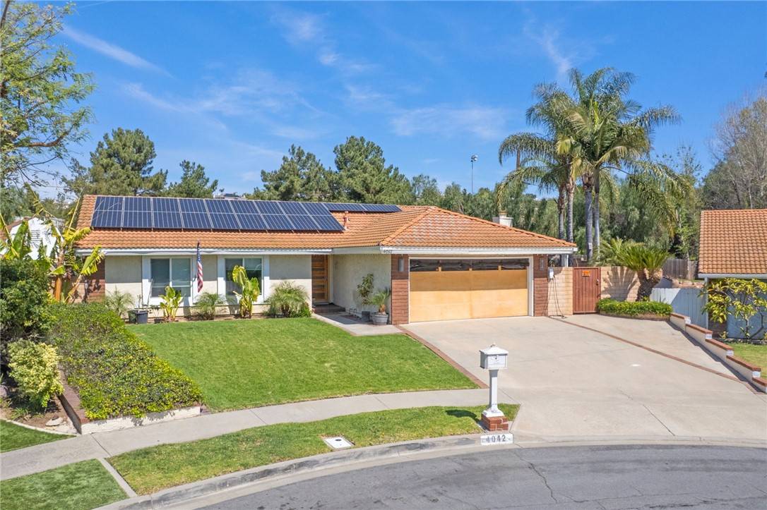 Yorba Linda, CA 92886,4042 Jeffrey DR