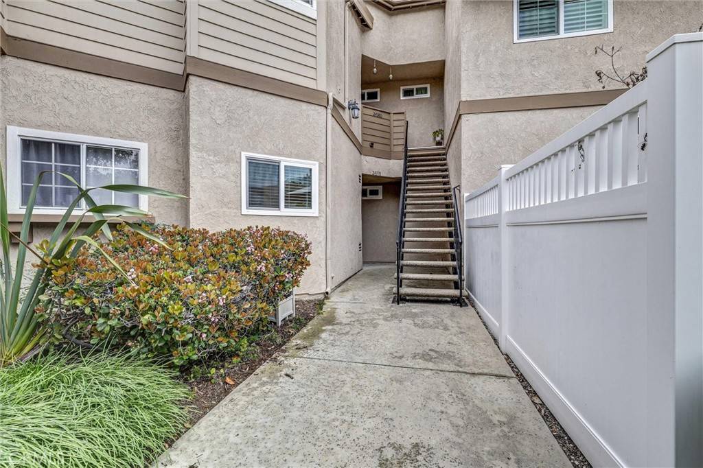 Laguna Hills, CA 92653,24378 Larchmont CT #67
