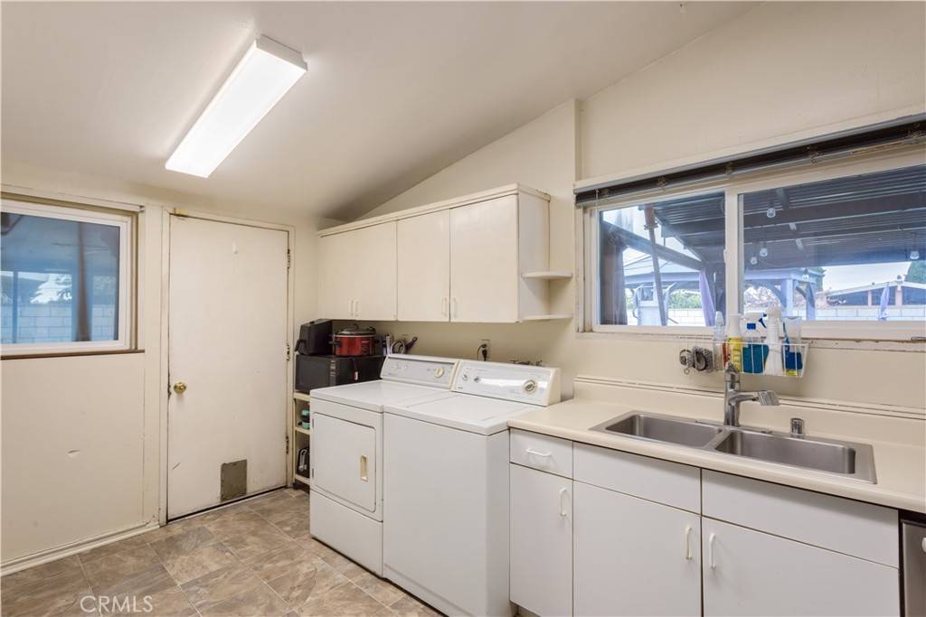Stanton, CA 90680,11571 Ale LN