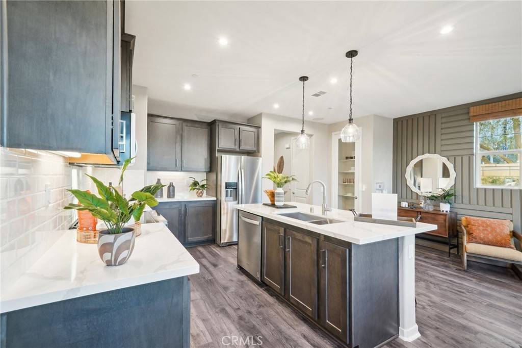16022 Esparza LN Fontana, CA 92336
