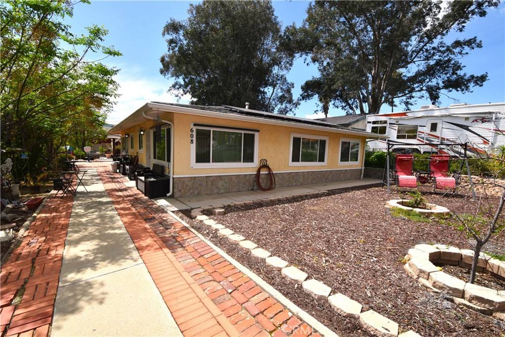 Lake Elsinore, CA 92530,608 Pottery ST W
