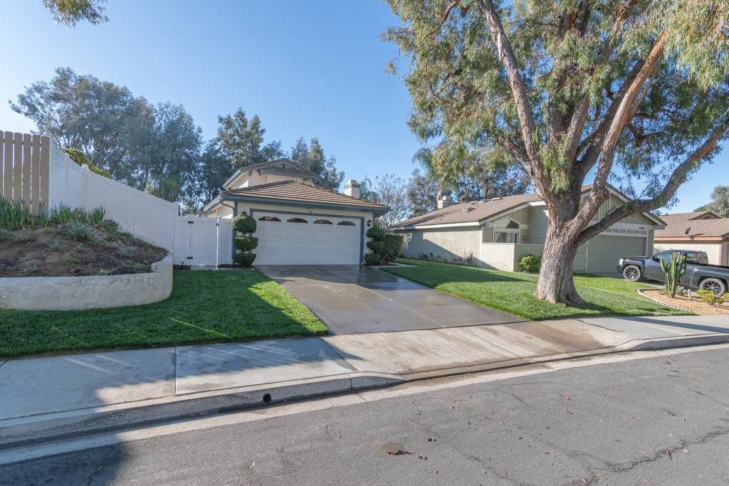 Temecula, CA 92591,41940 Kaffirboom CT