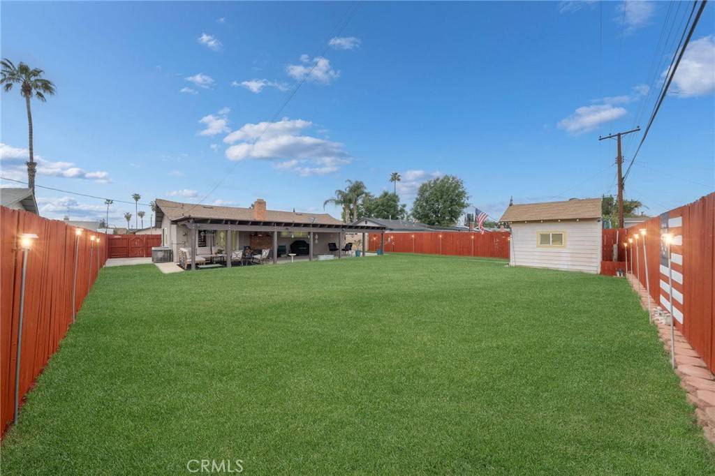 Riverside, CA 92503,8828 Holly LN