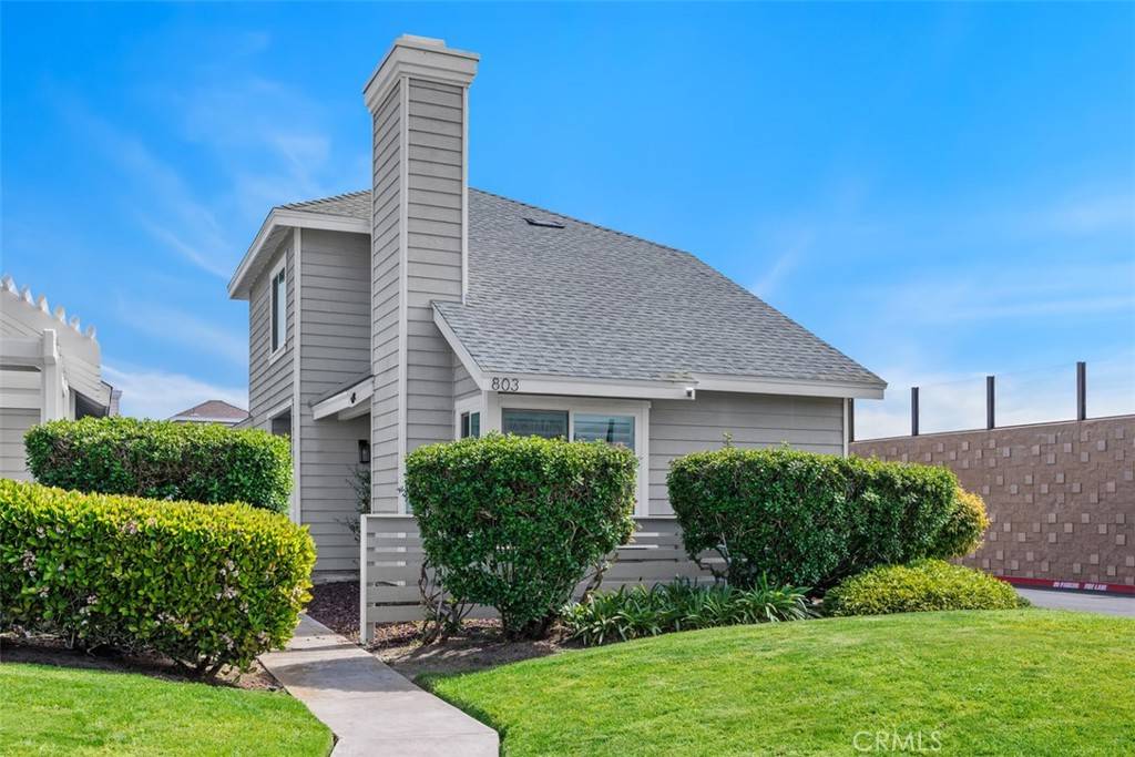 Carlsbad, CA 92011,803 Skysail AVE