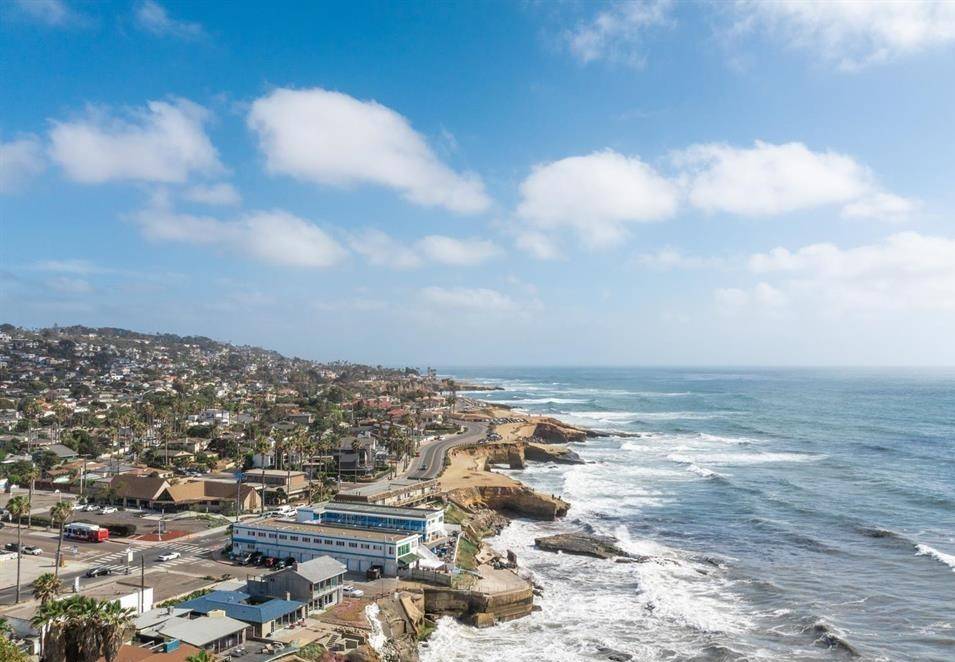 San Diego, CA 92107,4824 Bermuda AVE