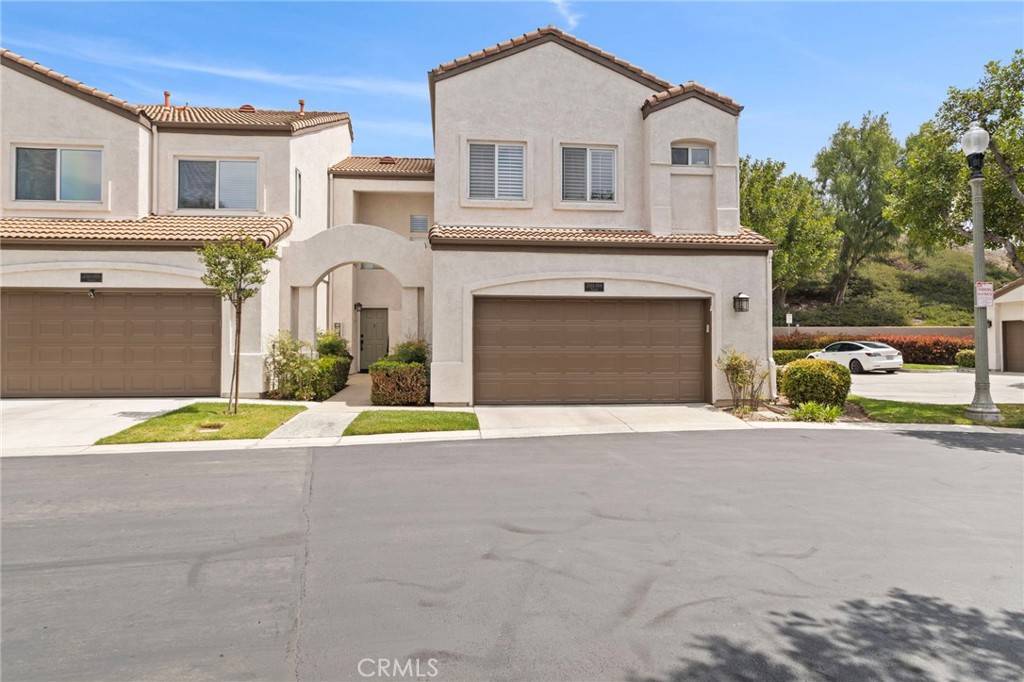 Corona, CA 92879,2161 Triador ST #104