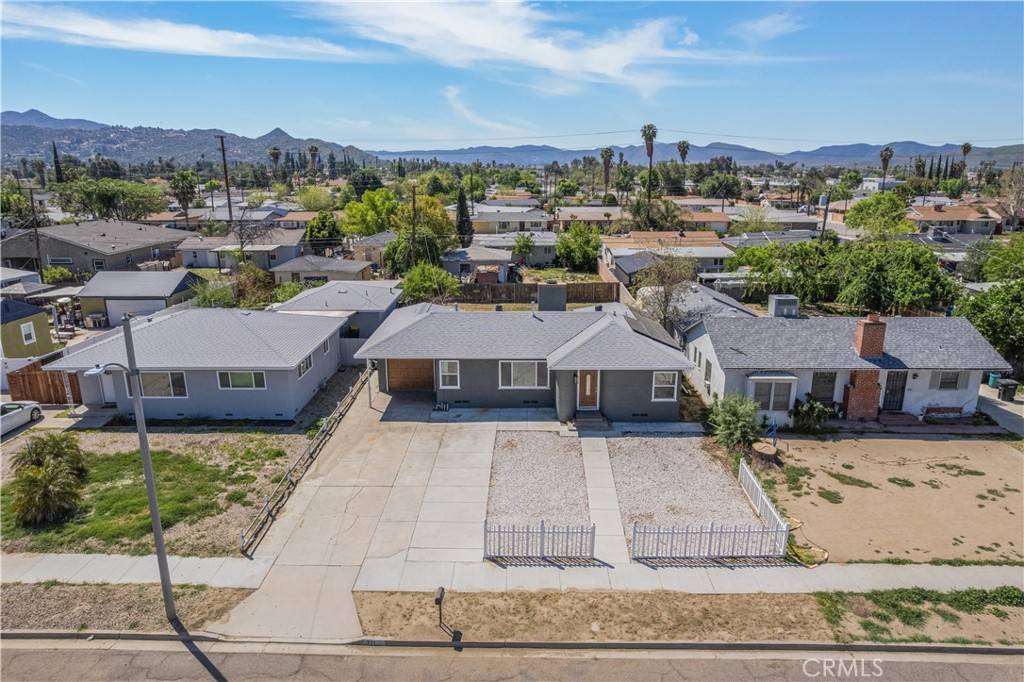 Hemet, CA 92543,211 W Elmwood AVE
