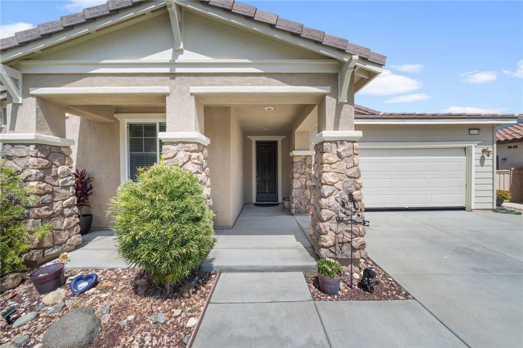 Lake Elsinore, CA 92532,35638 Desert Rose WAY