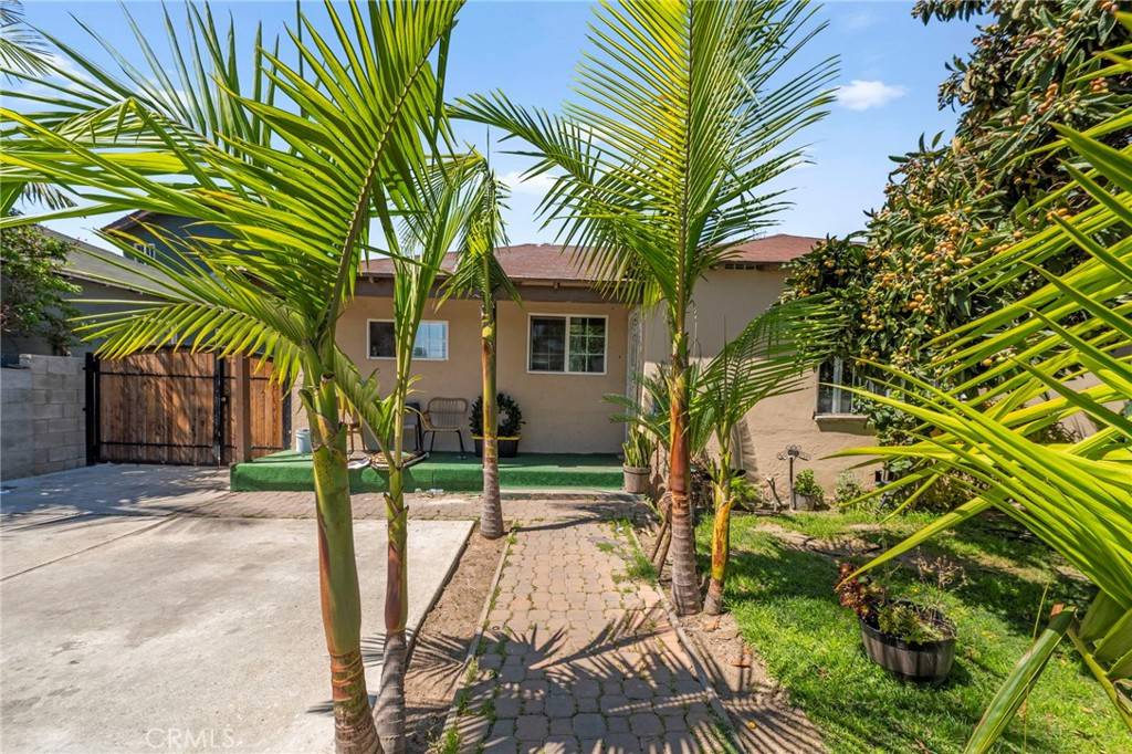 Compton, CA 90221,403 N Locust AVE