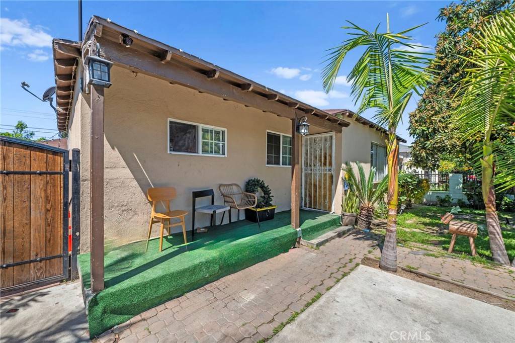 Compton, CA 90221,403 N Locust AVE