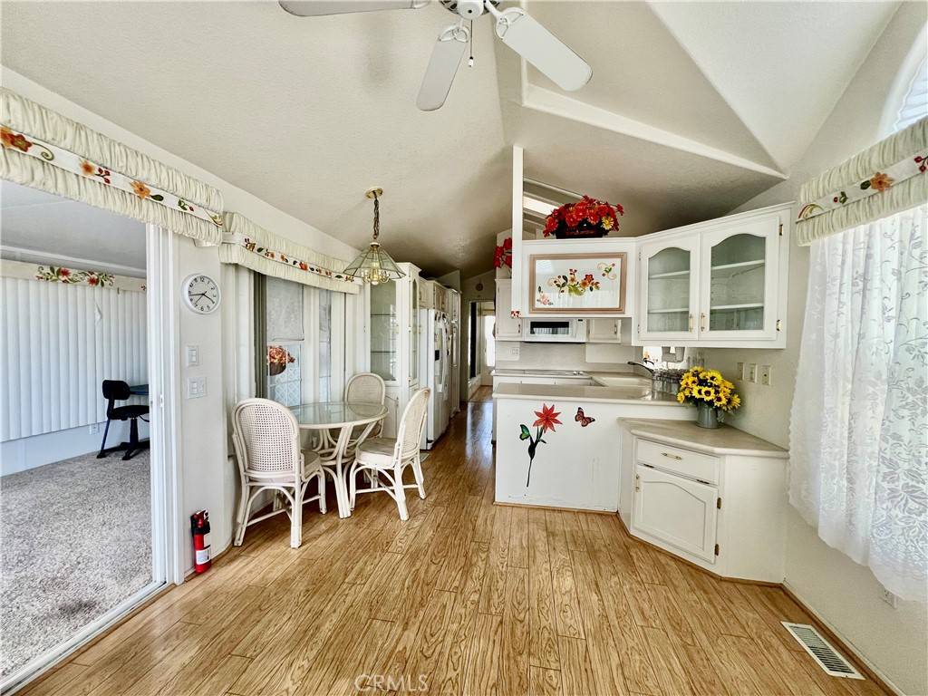 Hemet, CA 92545,1295 S Cawston AVE #118