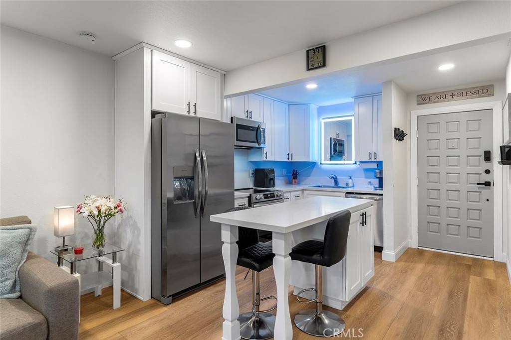 Murrieta, CA 92563,28691 Via Las Flores #328