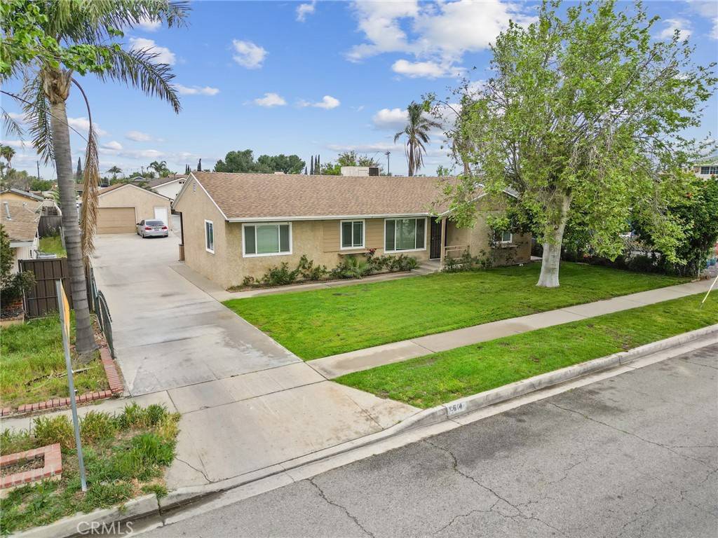 Fontana, CA 92335,9614 Cypress AVE