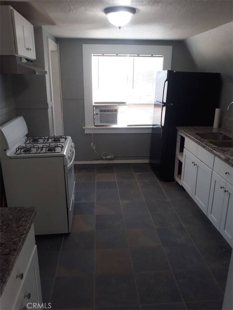 Colton, CA 92324,182 E G ST #2