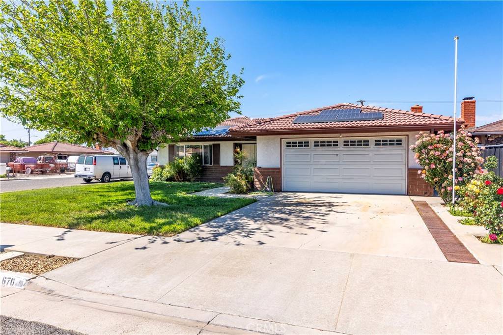 Hemet, CA 92543,670 La Mancha PL