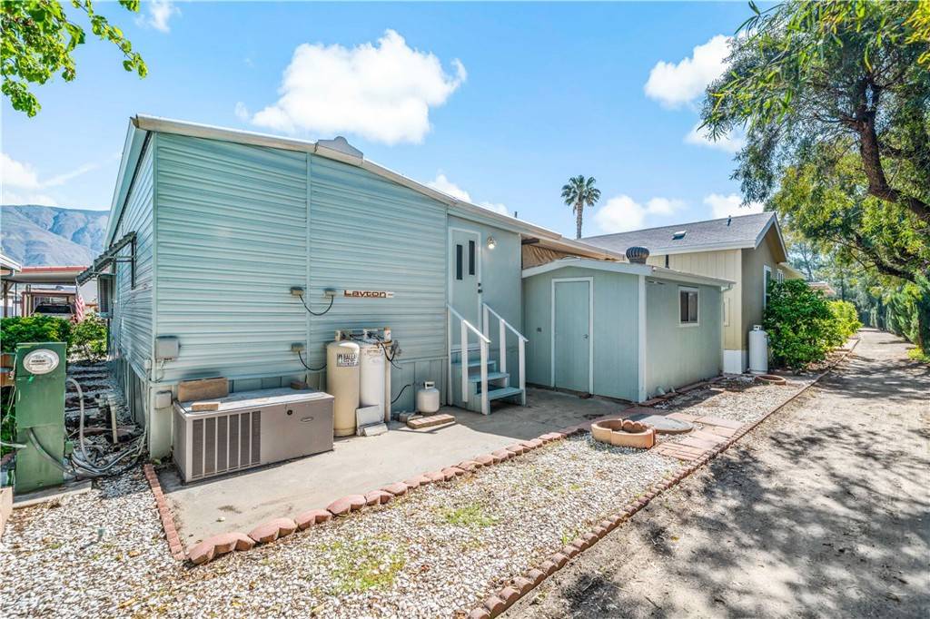San Jacinto, CA 92583,842 Acorn DR