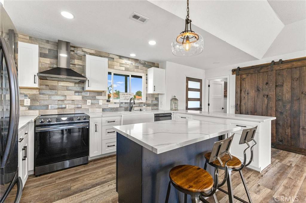 Canyon Lake, CA 92587,22402 Canyon Club DR