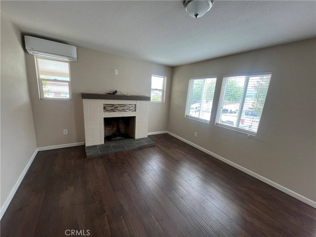 Lake Elsinore, CA 92530,206 N Lindsay ST