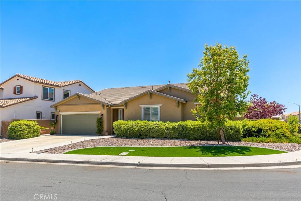 Murrieta, CA 92563,30525 Hawkscrest RD