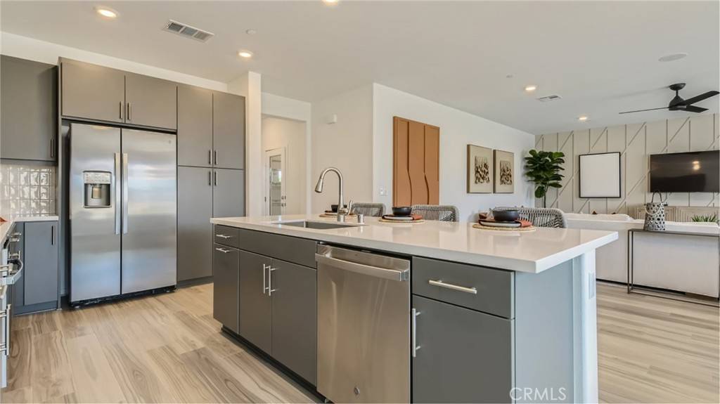 Rialto, CA 92377,2794 Emerald Bay DR