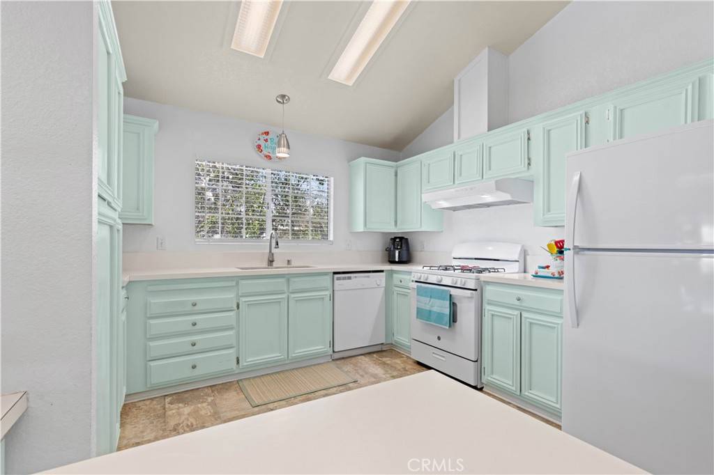 Hemet, CA 92545,1562 Willow Leaf DR
