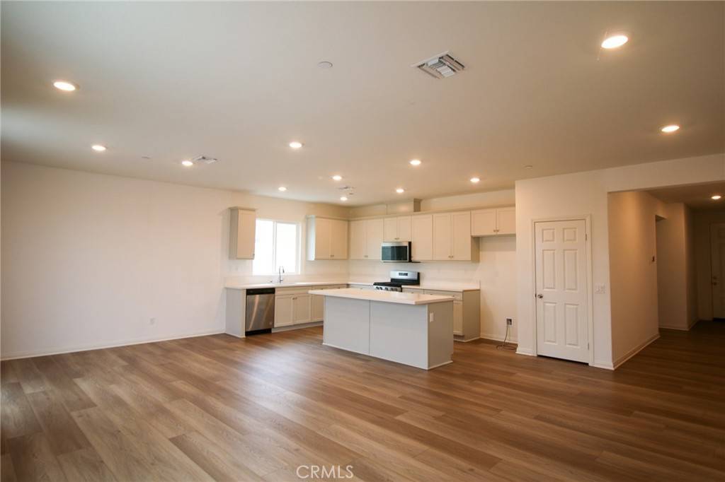 Riverside, CA 92507,19722 Barnfield PL