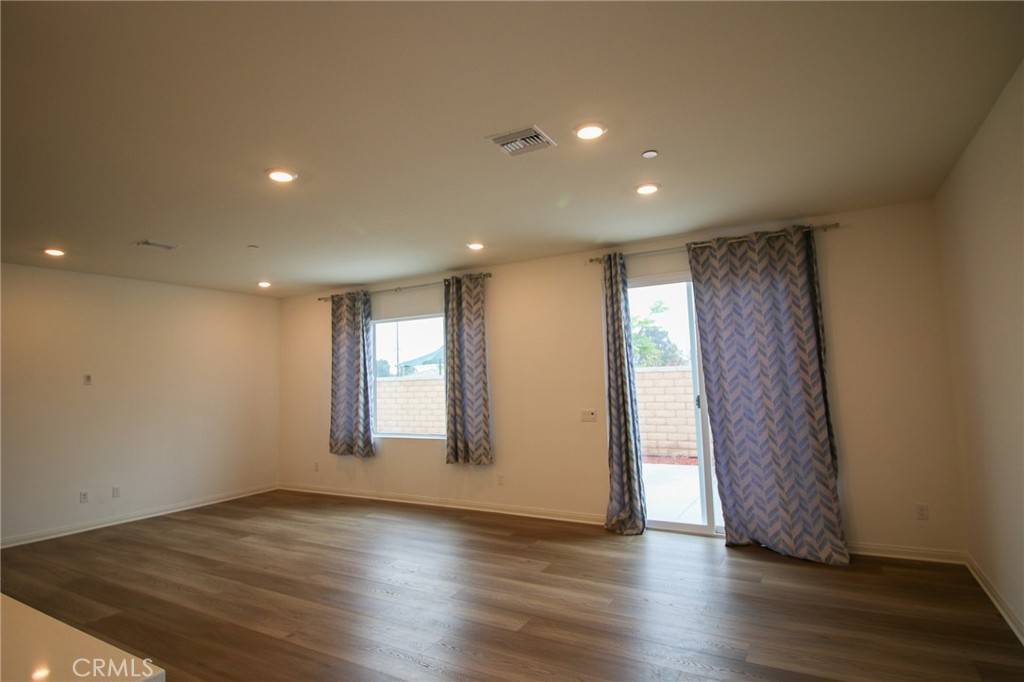 Riverside, CA 92507,19722 Barnfield PL
