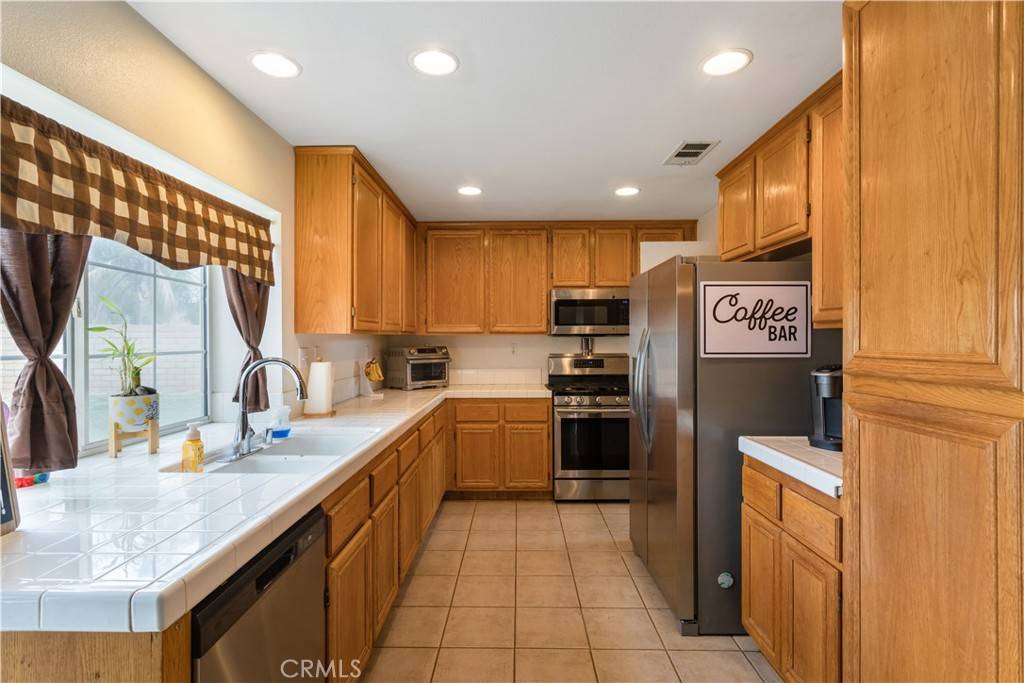 Beaumont, CA 92223,919 Willmont WAY