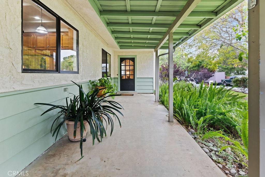 Fallbrook, CA 92028,734 Ceramic LN
