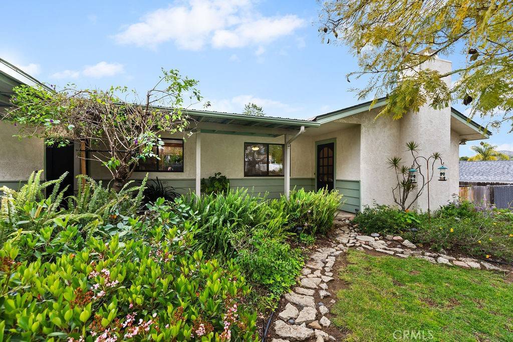 Fallbrook, CA 92028,734 Ceramic LN