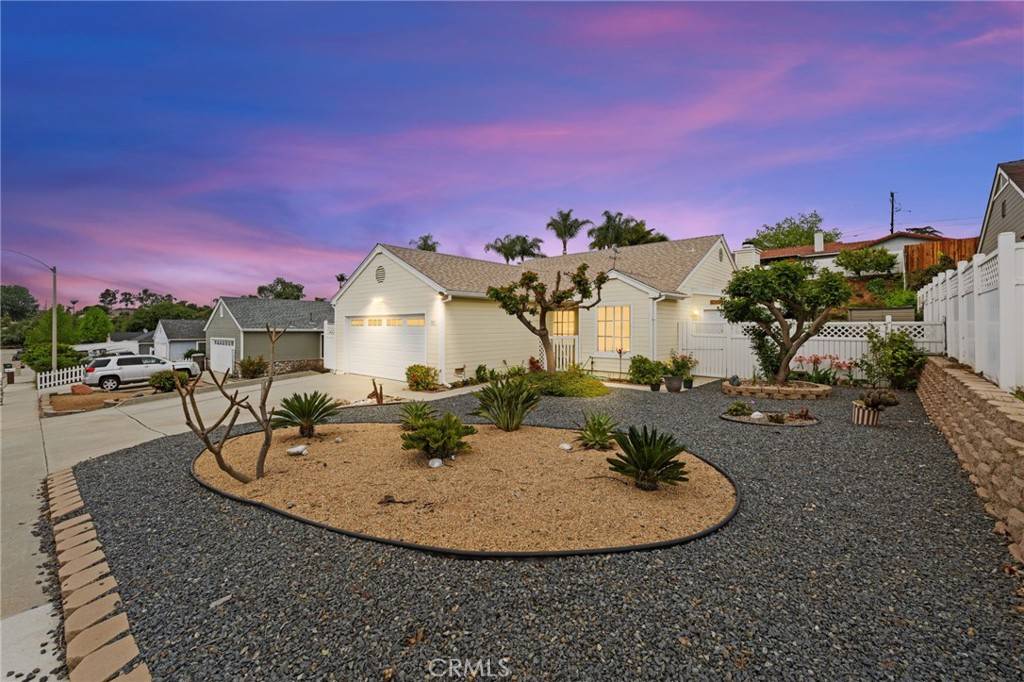 Fallbrook, CA 92028,522 Shady Glen DR