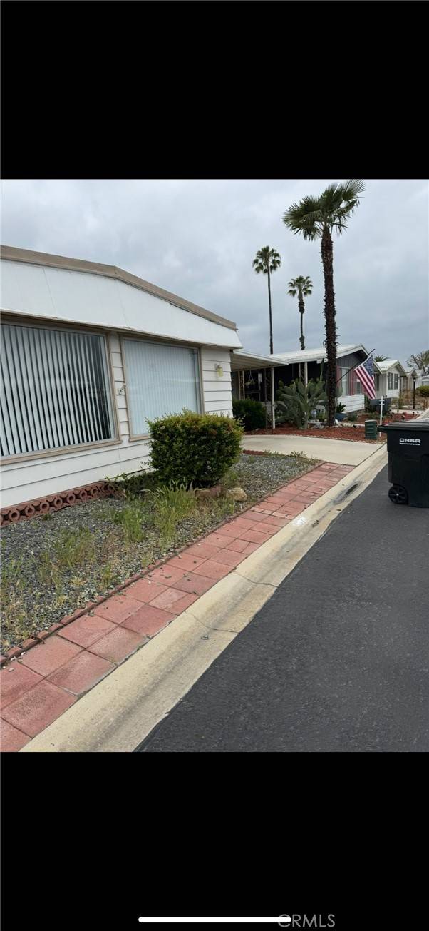 Hemet, CA 92545,601 N Kirby ST #37