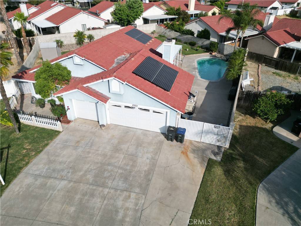 Hemet, CA 92543,985 Basalt CT