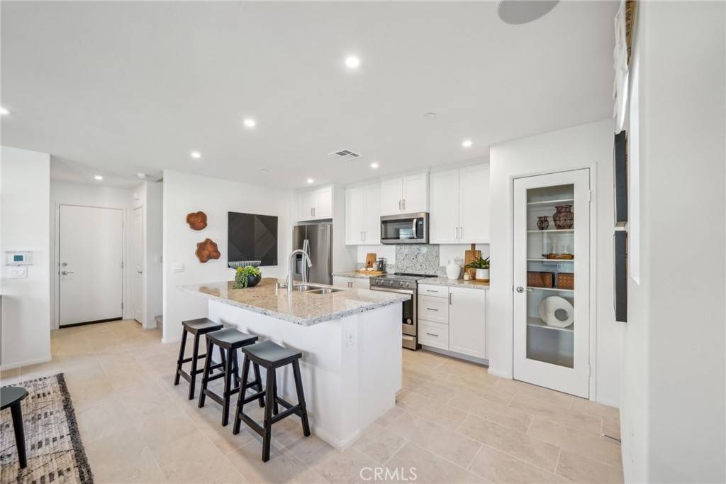 Fontana, CA 92336,16163 Lumia WAY