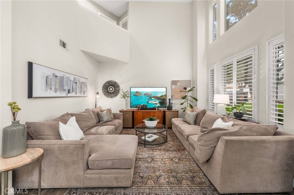 Corona, CA 92879,2130 Almeria ST #101