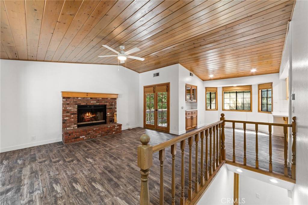 Crestline, CA 92325,23881 Zurich DR