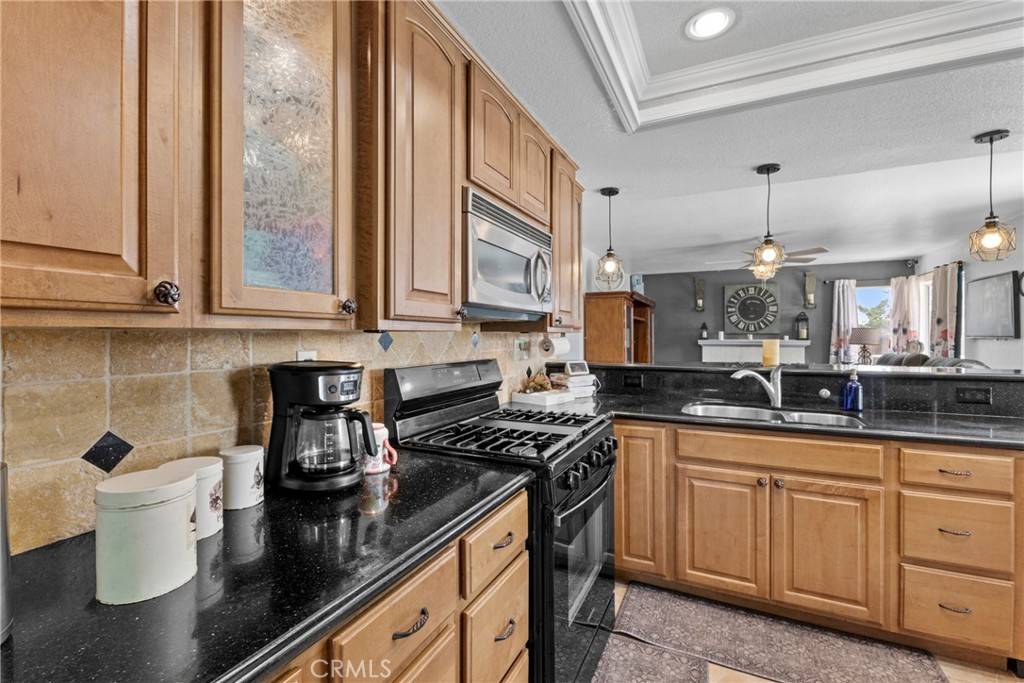 12929 Topaz CIR Victorville, CA 92392