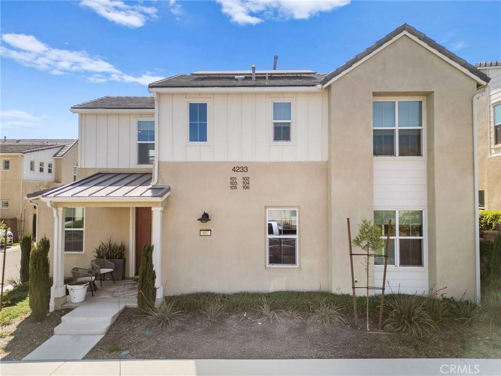 Corona, CA 92883,4233 Powell WAY #102