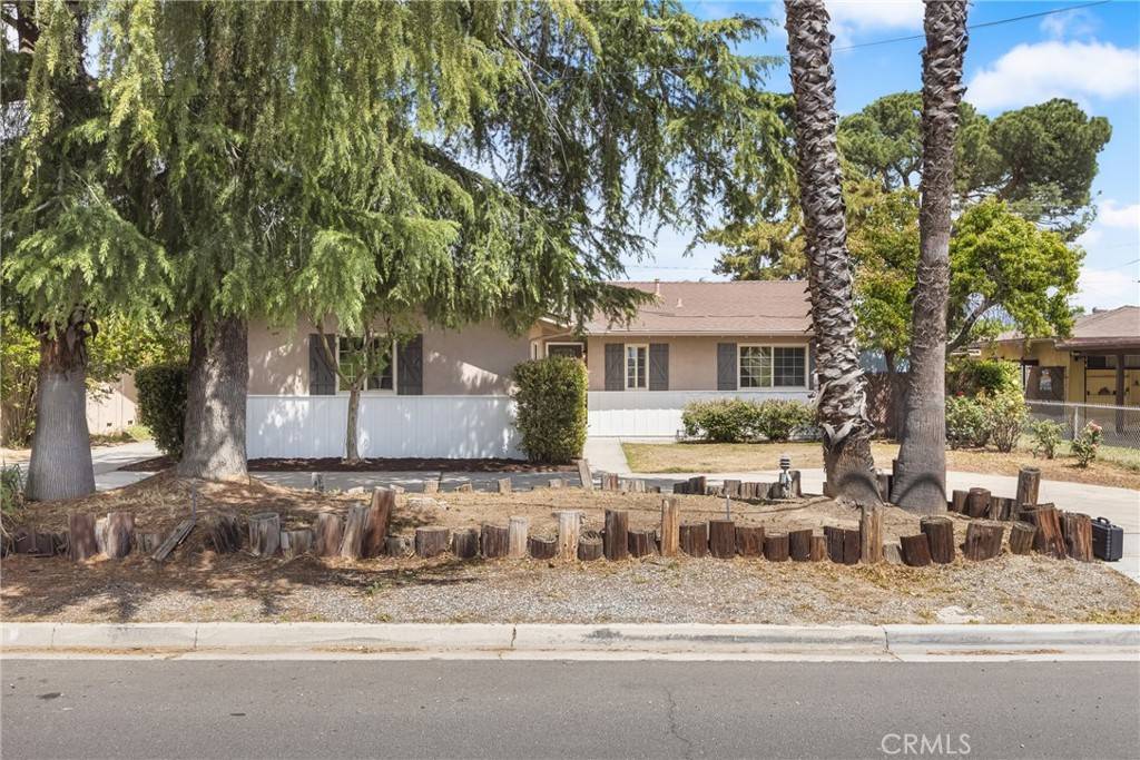 Hemet, CA 92544,26452 Girard ST