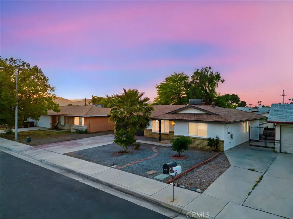 Hemet, CA 92545,2894 Cindy LN