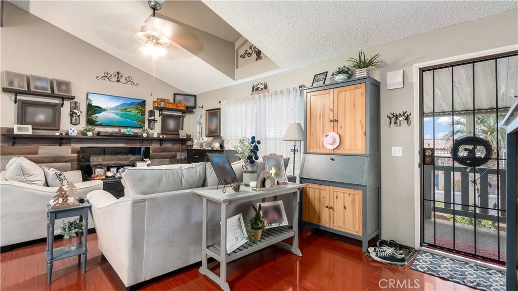 Hemet, CA 92543,1536 S State ST #223