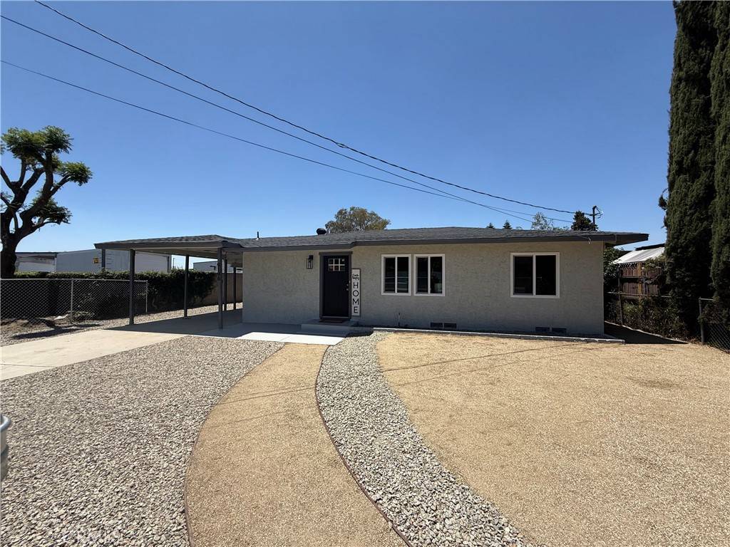 Fontana, CA 92335,9196 Redwood AVE