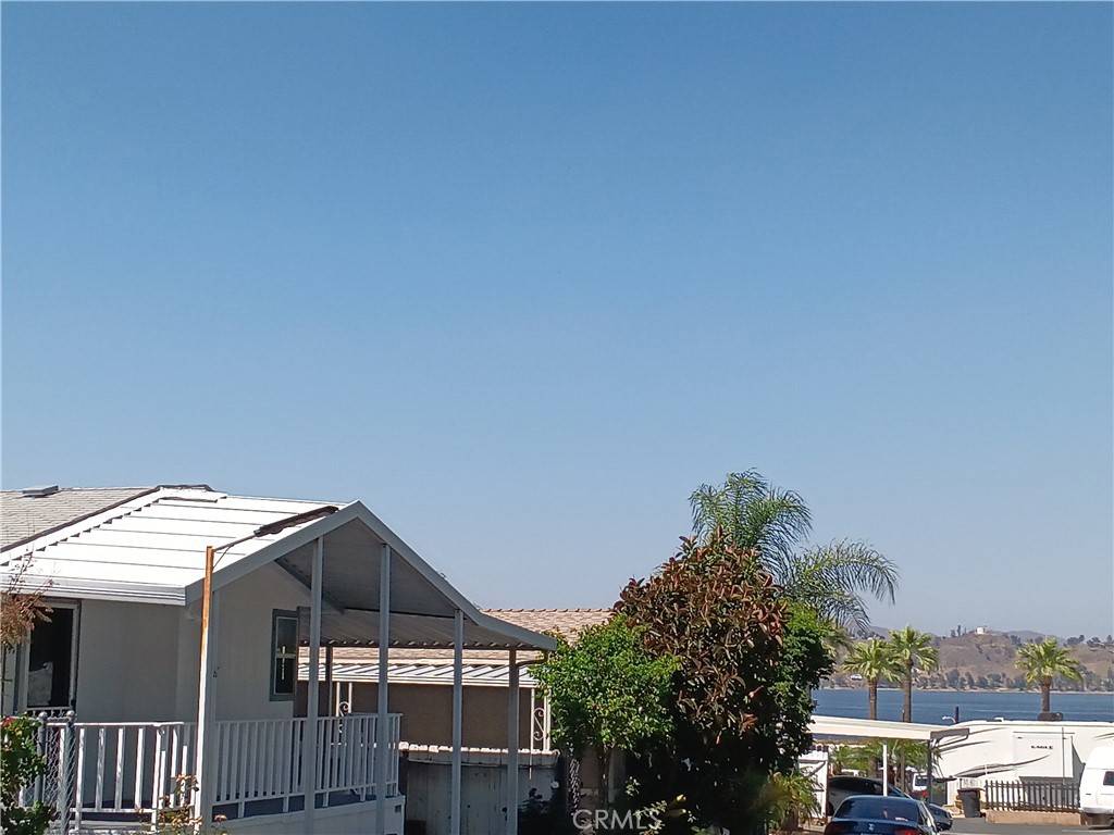 Lake Elsinore, CA 92530,15980 Grand AVE #M7