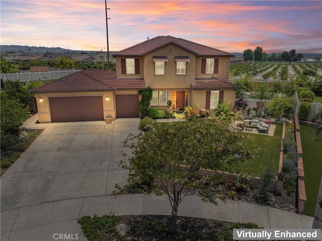 Redlands, CA 92374,1600 Liv CT