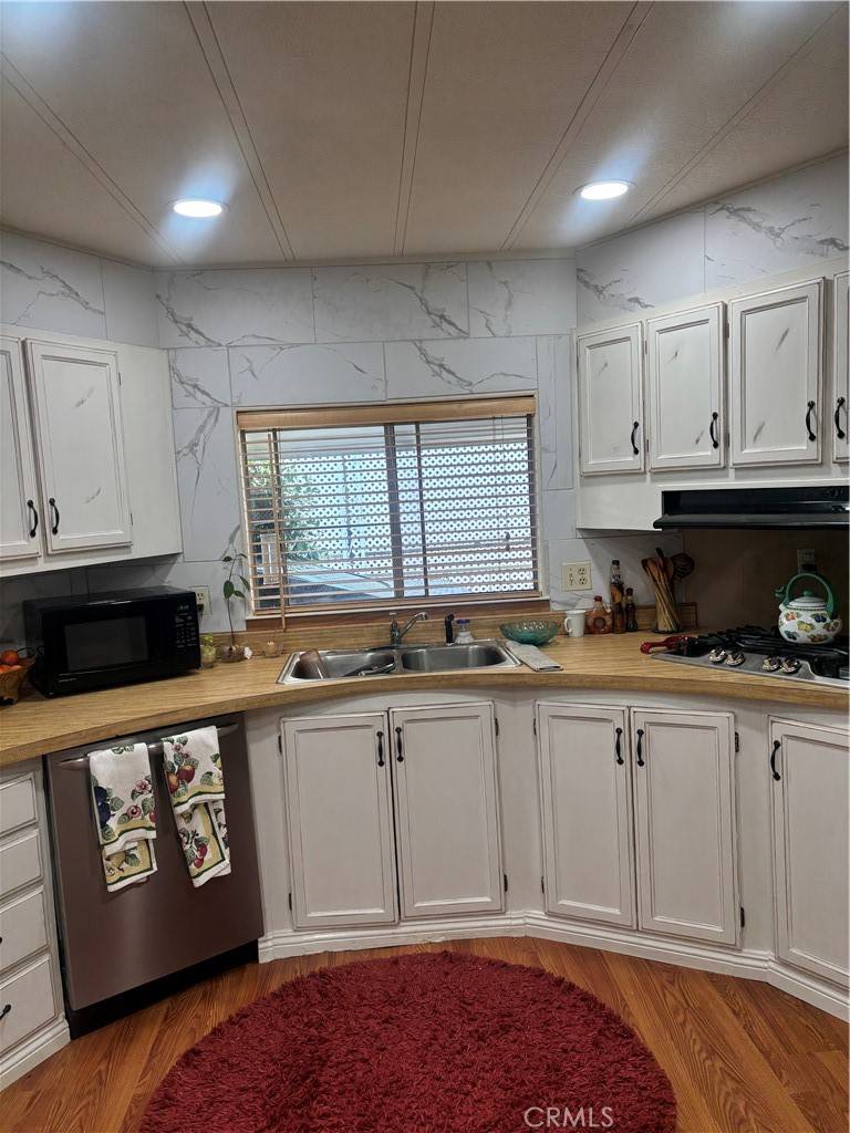 Hemet, CA 92545,601 N. Kirby #90