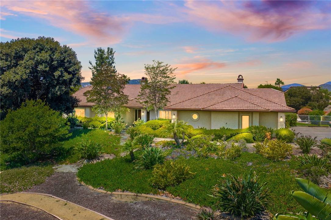 Escondido, CA 92029,2241 Lundy Lake DR